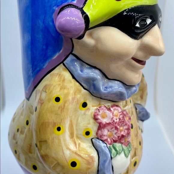 Charms Designs by McGovnery Masked Women Vase EUC - Picture 4 of 6